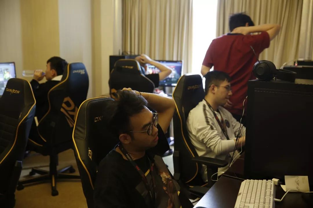 英雄联盟比分：LPL夏季季后赛半决赛，JDG 3：1 击败LGD晋级决赛！