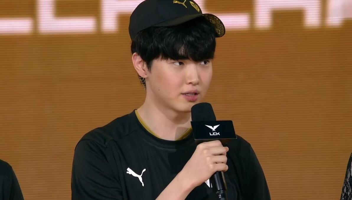 ynk ： 看起来 NAVI 已经到了需要更换选手以打破僵局的地步。